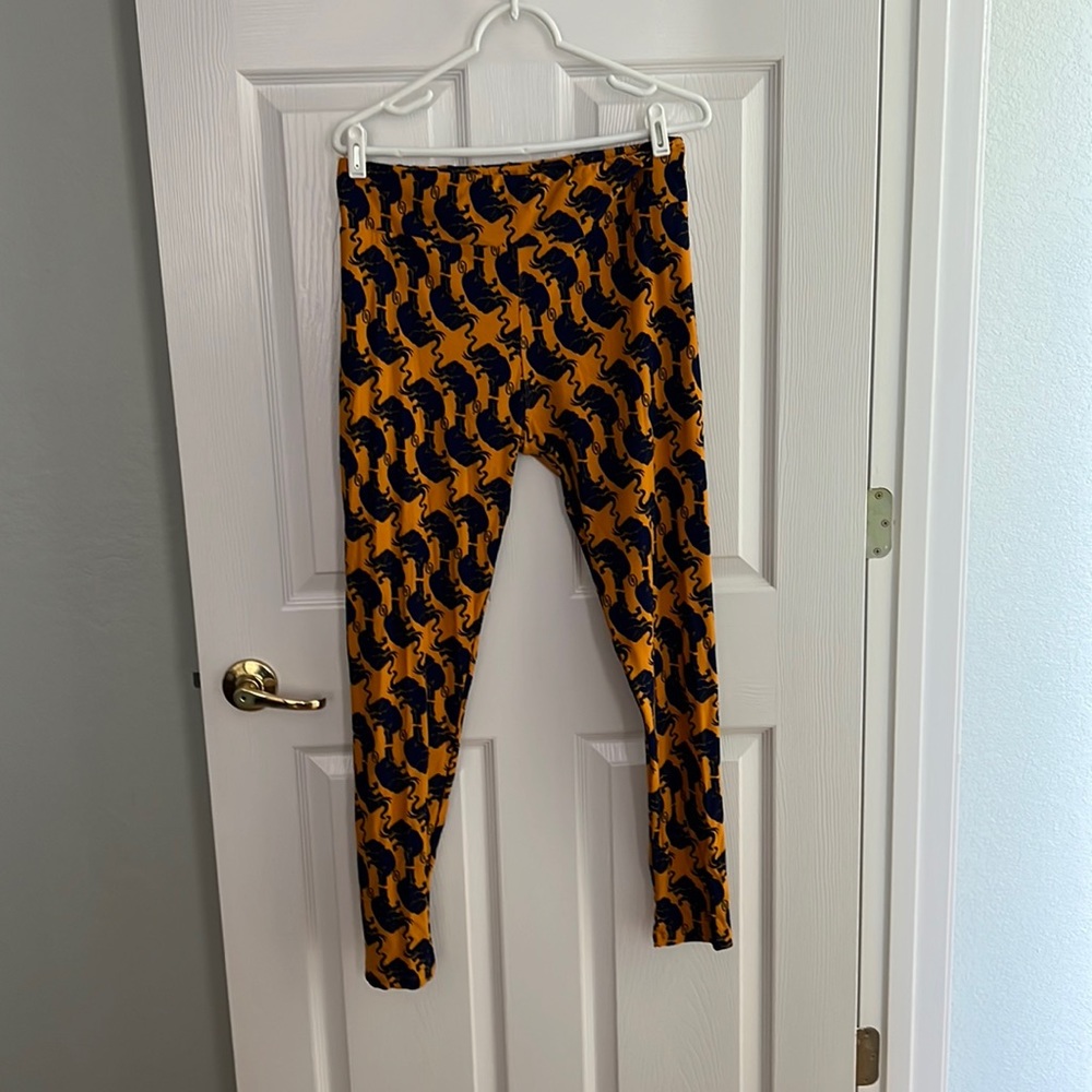 Never Worn. Excellent Condition. TC LuLaRoe Leggings. Elephant Pattern.